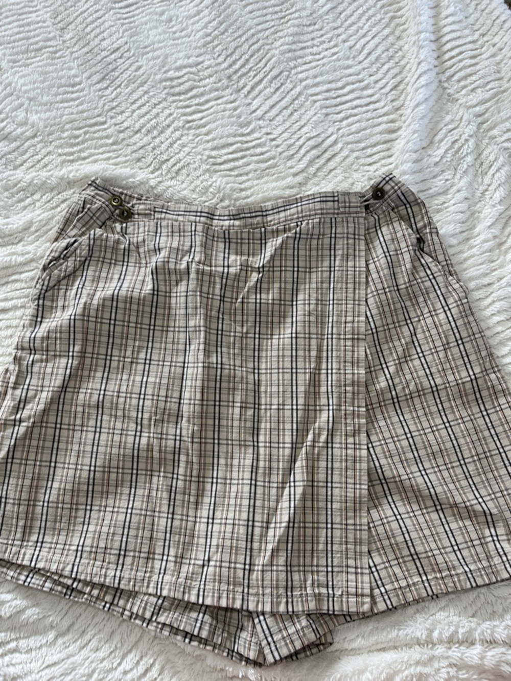 White Stag Beige and Black Plaid Mini Skort